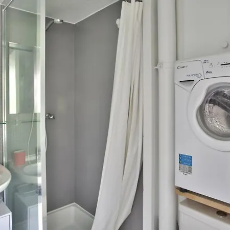 Studio, Paris